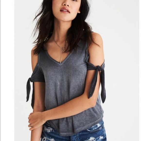 American Eagle Outfitters Tops - American Eagle ‘Soft & Sexy’ Cold Shoulder Tee